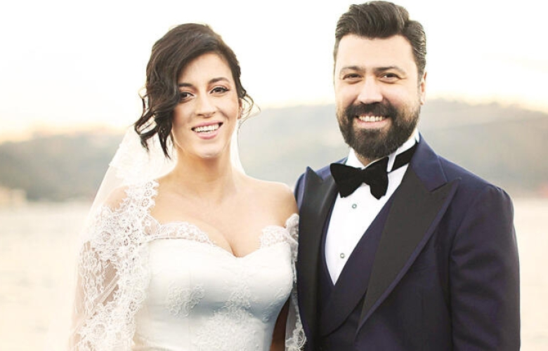 Önce korunma talebi sonra boşanma! Oyuncu Bülent Emrah Parlak ile Burcu Gönder ayrılıyor!