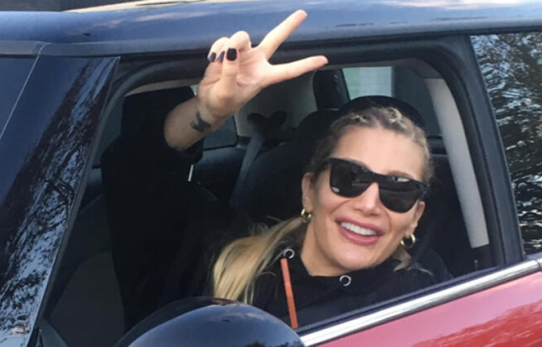 İrem Derici'den Demet Akalın'a gönderme: Erkek gücüne ihtiyaç duymuyorum