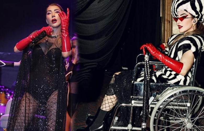 Hande Yener tekerlekli sandalye ve bastonla sahneye çıktı