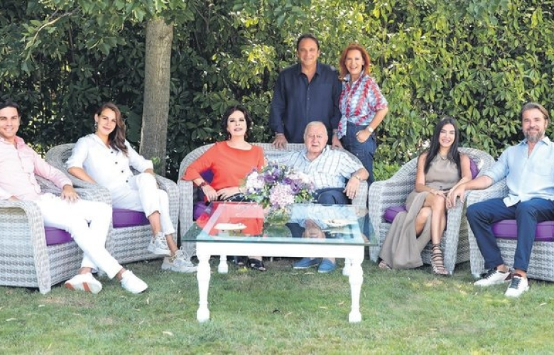 Hülya Koçyiğit: Torunlarımızla ikinci baharımızı yaşıyoruz