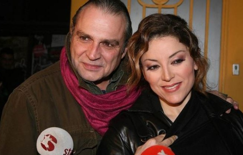 Aşkın Nur Yengi eski yüzüğünü sandıktan çıkardı