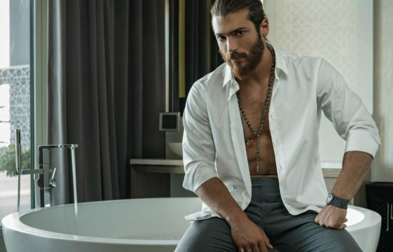Can Yaman'dan tartışılacak sözler: "Kolay adam değilim ki kolay aşık olayım?" Kolay insanlar mı aşık olur Can Yaman?