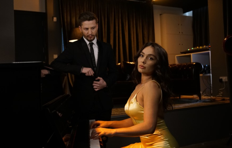 Cerem Onurluer. İbrahim Erkal'ın "İnsafsız"ını bir de ondan dinleyin! 