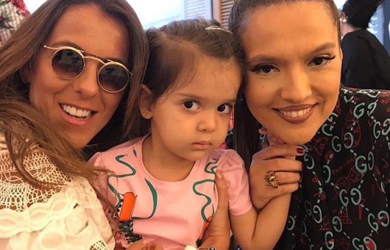 Demet Akalın'dan "Romanlara benziyorsun" cümlesine tokat gibi cevap! "Romanların g.tüne ye!"