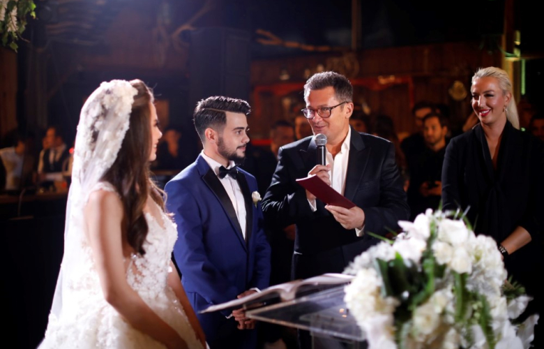 Rüzgar Erkoçlar cinsiyet değiştirdikten 3 yıl sonra evlendi! 