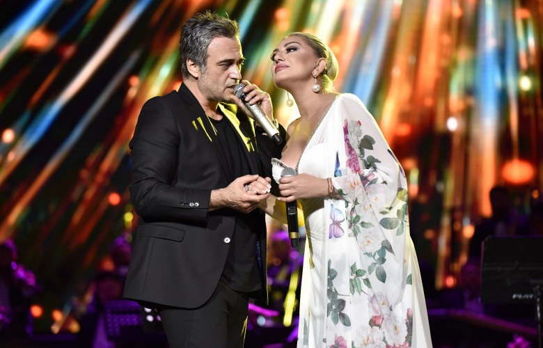 "Evde Kal" Konserlerinin bu akşam  ki konukları Muazzez Ersoy ve Kutsi 