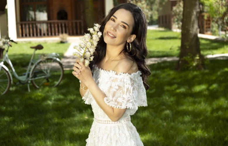 İpek Açar'dan yeni şarkı: Masal Kuşu