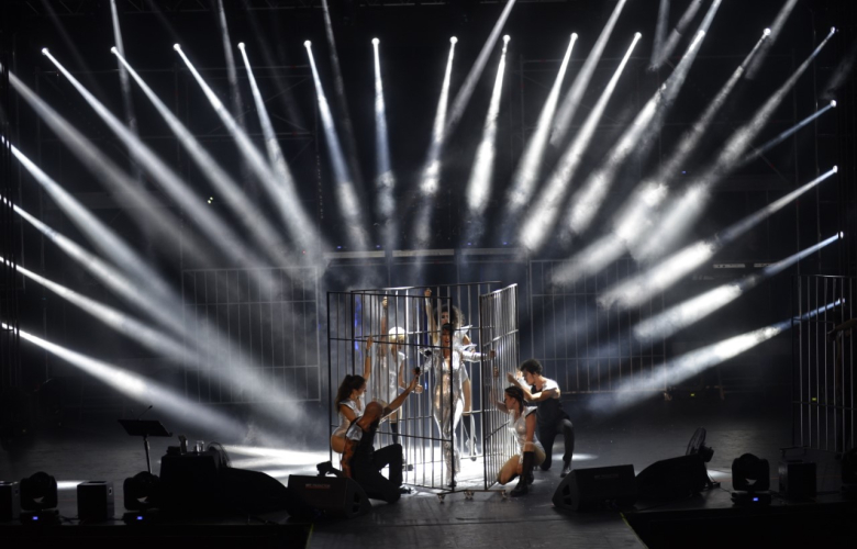 Yine Hande Yener, yine muhteşem şov!