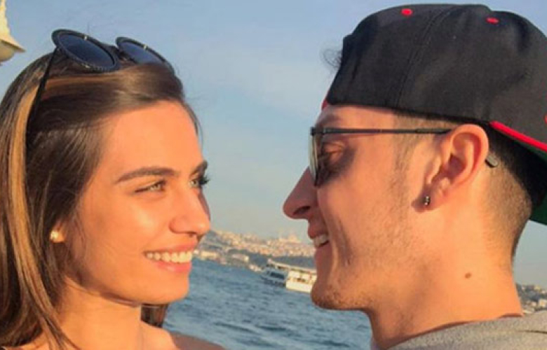 Amine Gülşe-Mesut Özil çifti mavi tura çıkacak 