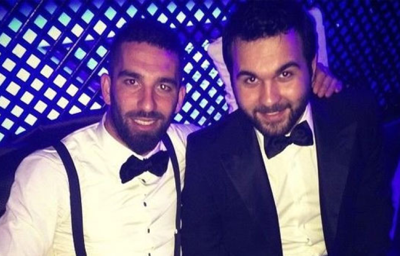 Arda Turan'dan kardeşine yalı jesti! 