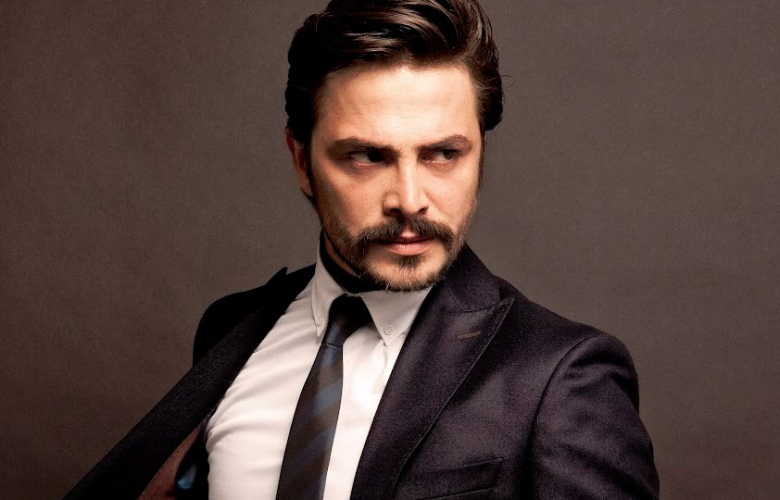 Ahmet Kural ile hayranı arasında gerginlik!