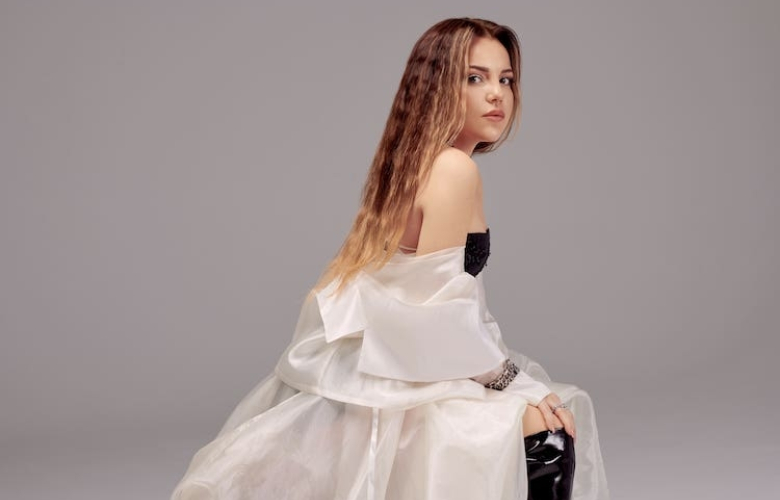 “Sokakta Bambaşka Sahnede Bambaşka Bir Kadınım”