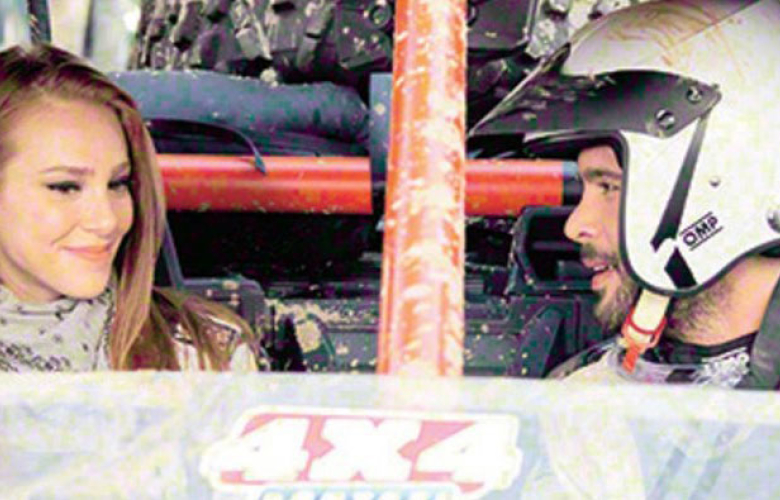 Barış Arduç ile Elçin Sangu yoldan çıktı