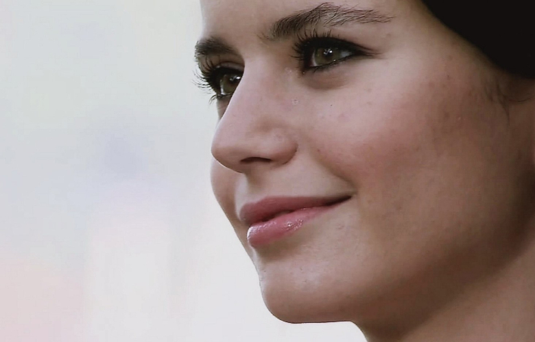 Beren Saat: Vatan hainliğinden Ulusal Duruş Onur Ödülü...