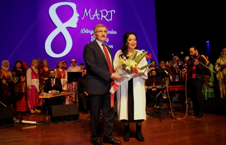 Türkan Şoray: 8 Mart'ı buruk kutluyorum...