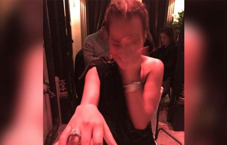 Bengü, sevgilisinden gelen evlilik teklifine “evet” dedi! 