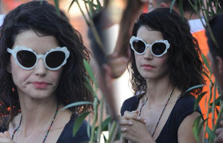 Beren Saat'in canı sıkıldı