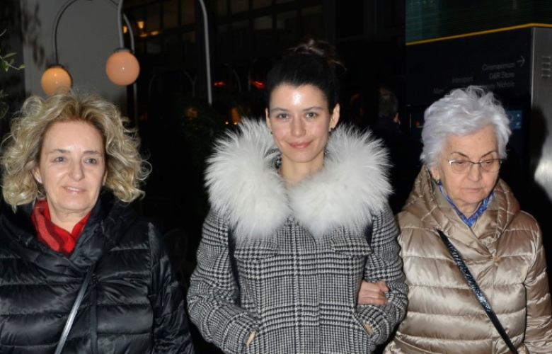 Beren Saat, üç kuşak gezintide... 