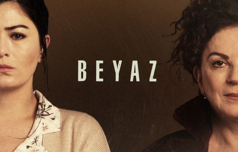 Deniz Çakır ve Derya Alabora kız kardeş oldular! Birlikte tiyatro yapacaklar!