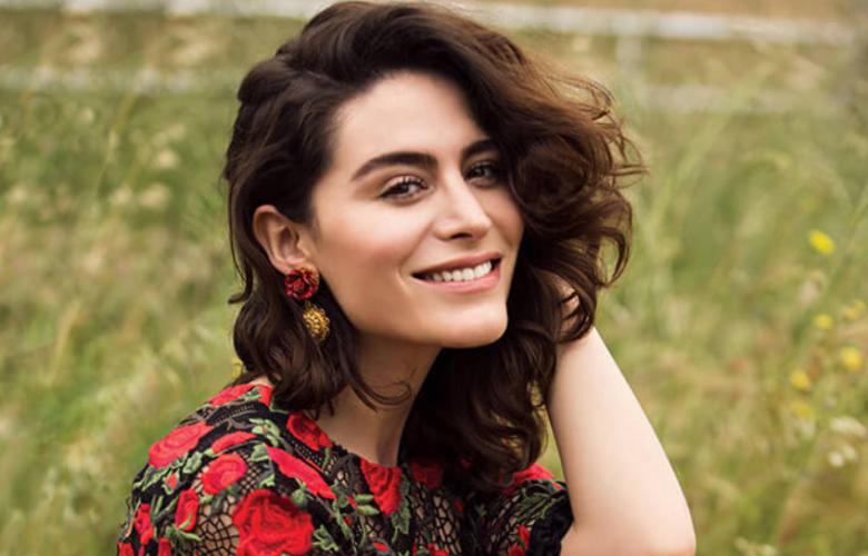 Oyuncu Belçim Bilgin imaj değiştirerek sarışın oldu