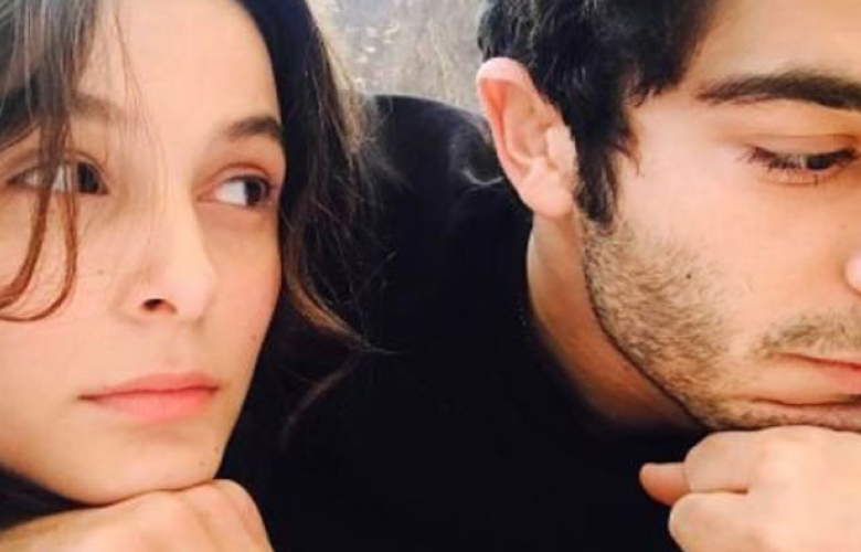 Büşra Develi ve Burak Deniz: "Arada" aşk var