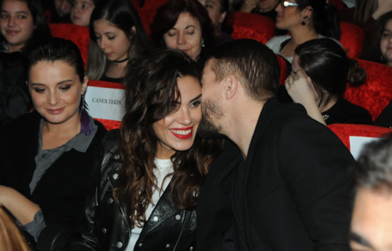 Caner öpmeye doyamadı!