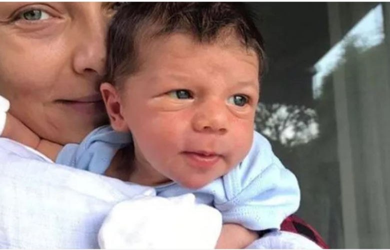 İkinci kez anne oldu