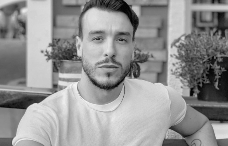 CEM ADRİAN’DAN “KİMSE BİLMEZ”