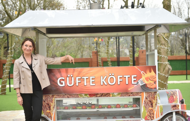 "Demet Akbağ ile Çok Aramızda" bu hafta gökyüzünde!