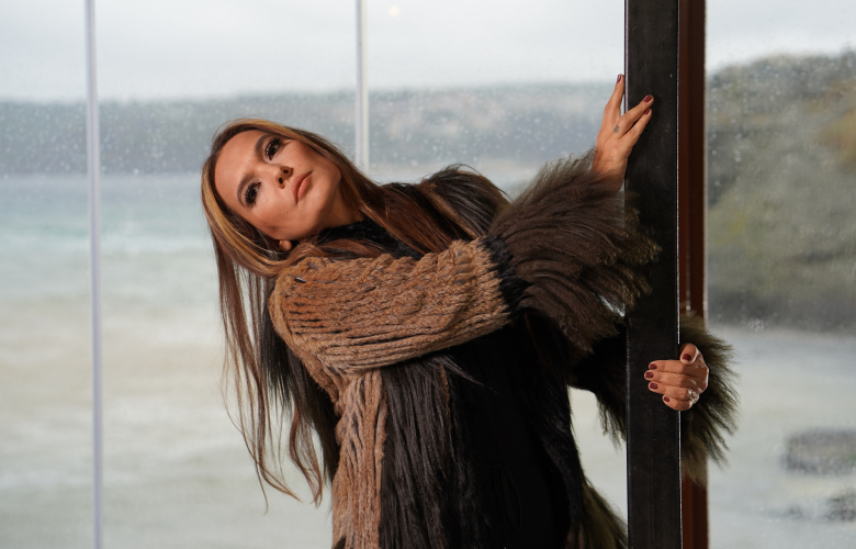 Demet Akalın feat Haktan “Yekten” kliplendi…