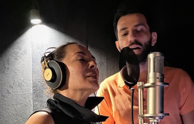 Genç şarkıcıya büyük destek  