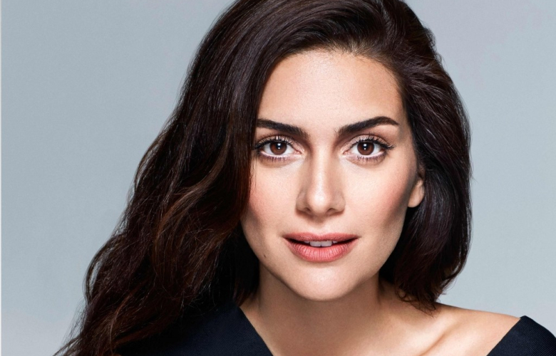 Bergüzar Korel: Paramızla rezil oluyoruz!