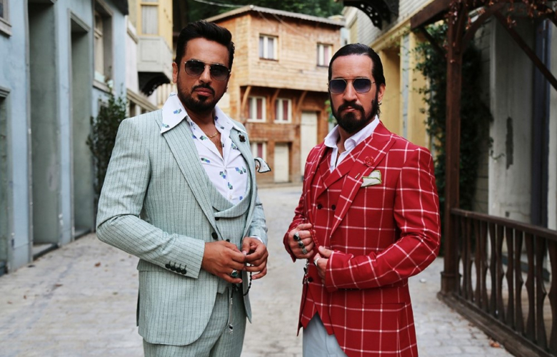 Emre Altuğ ve Doğukan Manço'dan "Zalim Sultan"