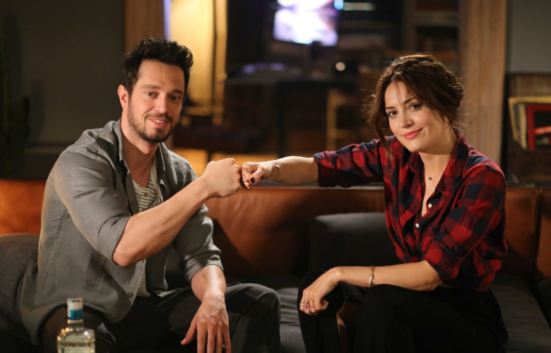 Murat Boz'un en romantik aşk acısı "Dönerse Senindir"in afişi hazır.