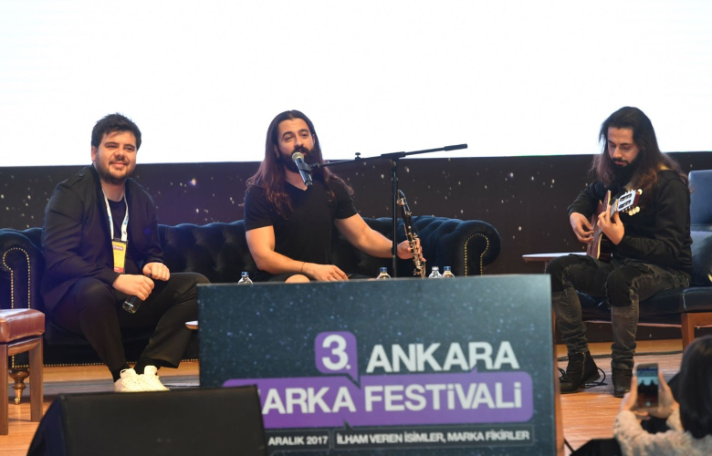 Eser Yenenler 3. Ankara Marka Festivali'nde markasının zor günlerini anlattı! Koray Avcı da "Sosyal medya araç mı, amaç mı?" sorusunu sorguladı!