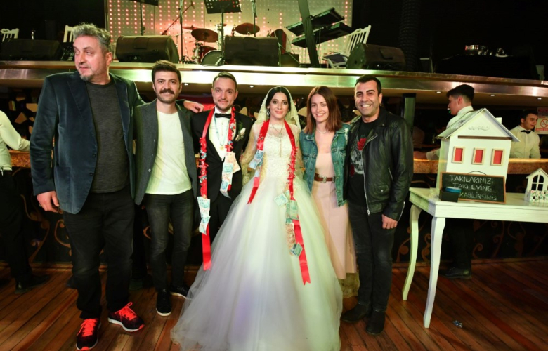  “Düğüm Salonu” ekibi düğün bastı!