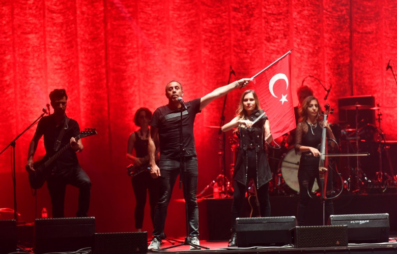 EN GENÇ KONSER MEKANINDA HALUK LEVENT FIRTINASI 