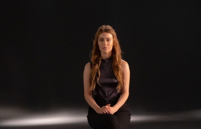 DERYA ULUĞ'DAN "KADERİMİN OYUNU" DİZİSİNE ÖZEL ŞARKI