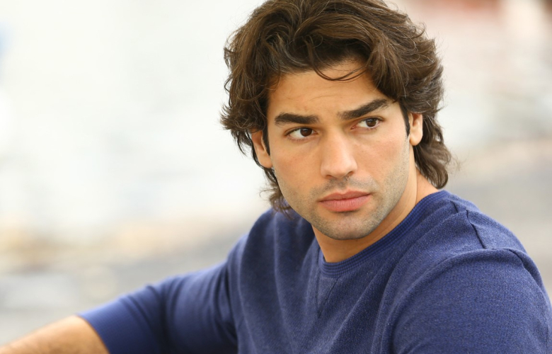 Şükrü Özyıldız sevgilisine evlenme teklif etti! 