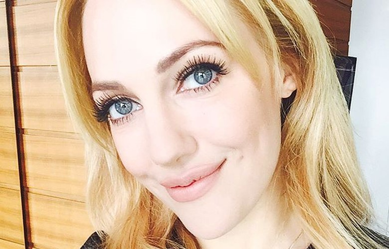 Meryem Uzerli, takipçilerini 2003 senesine götürdü...