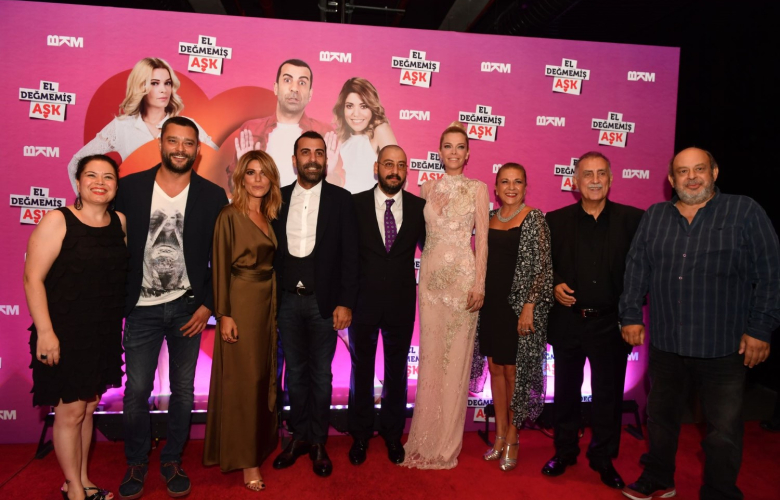 Sezonun ilk galası, kahkahası bol bir aşk filmi ' El Değmemiş Aşk' için