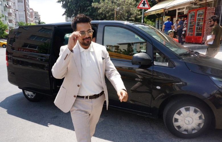 Takıntılı aşık Emre Altuğ