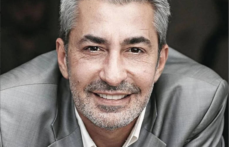 TİMS&B PRODUCTİONS ERKAN PETEKKAYA İLE   EL SIKIŞTI