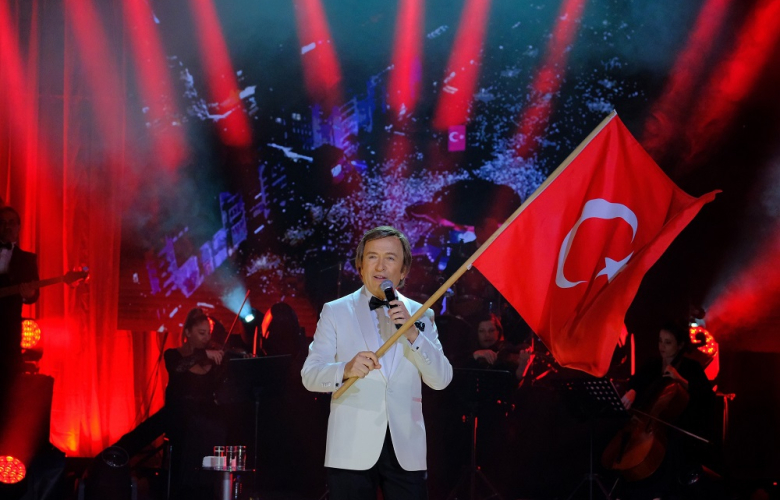 Erol Evgin “100 Yılda Yüz Akıyla” Konserleri İstanbul'da başladı