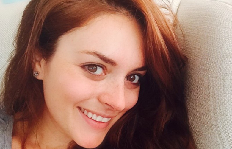 Ezgi Mola bu haberi izlerken sinirden çılgına döndü!