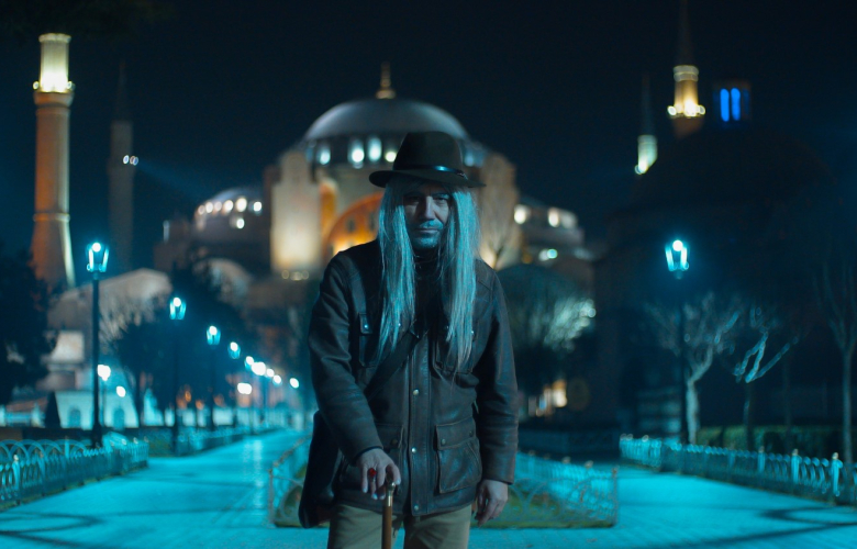 Ferhat Göçer süper kahramanları canlandırmaya devam ediyor