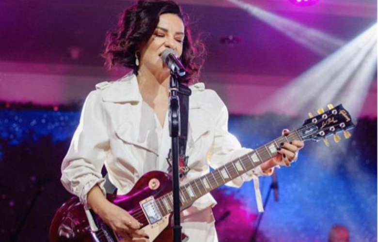 Fatma Turgut'a hayranlarından erken kutlama!