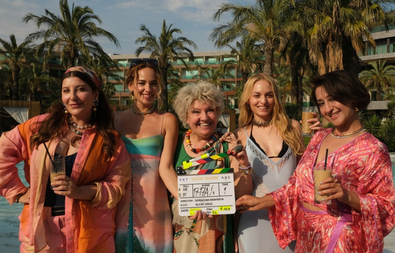 KAHKAHA DOLU BİR DOSTLUK FİLMİ: GELİN TAKIMI 