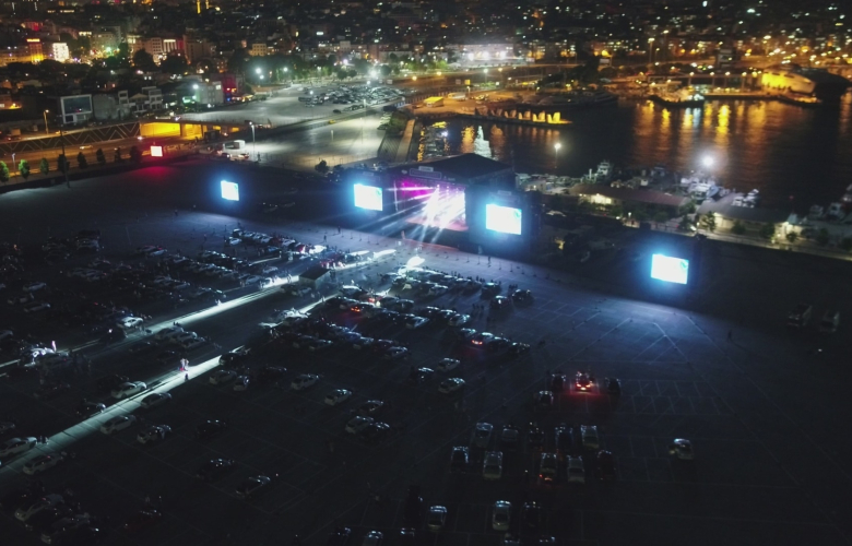 Arabada Sertap Erener konserini izlediler!