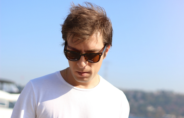 GÖKCAN SANLIMAN'IN LOŞ BİR SOKAKTA ALBÜMÜ YAYINDA!